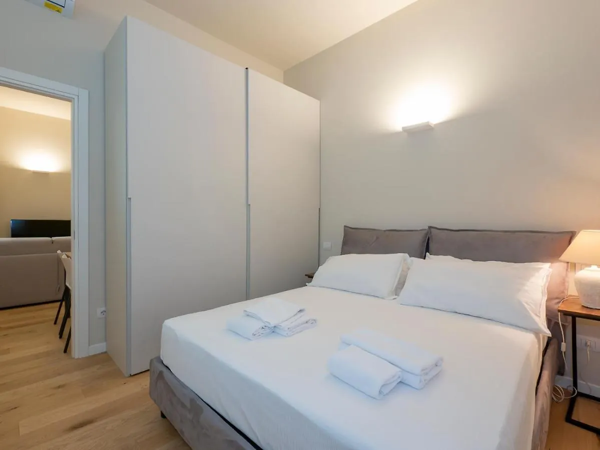I Host Apartment - Ranzoni 1 Milano 0*,