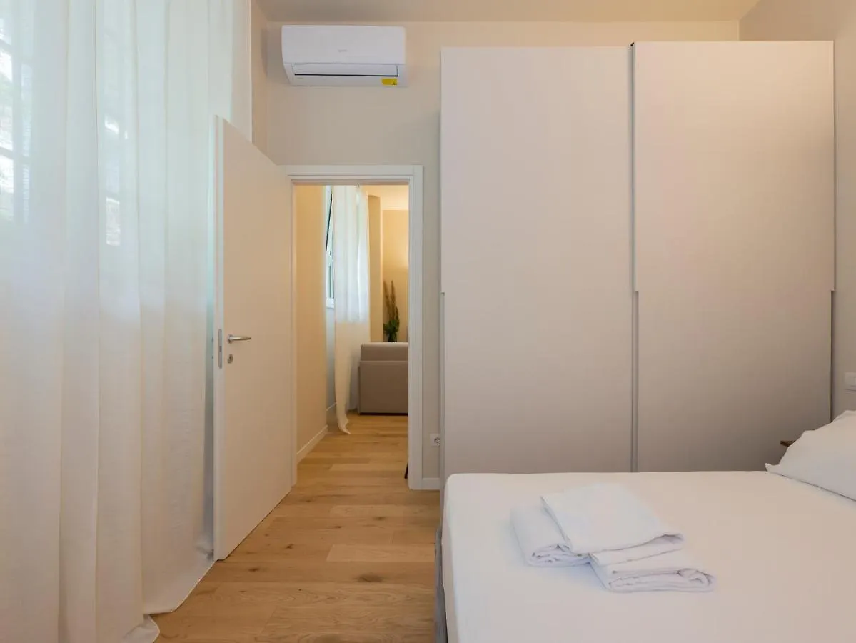 I Host Apartment - Ranzoni 1 Milano 0*,  Italia
